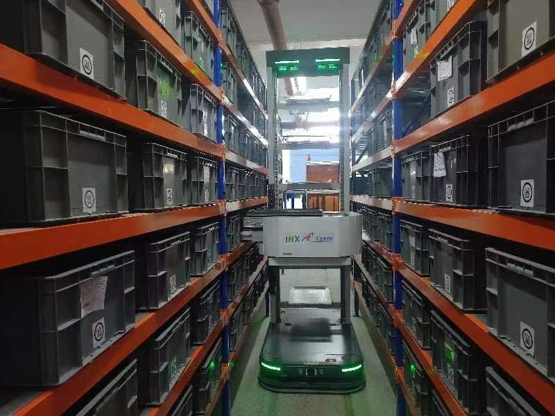 Dense storage shuttle deployment